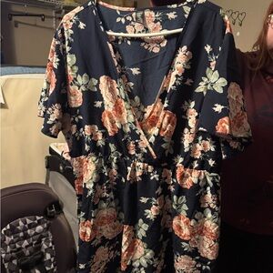 SHEIN 4XL dress. Brand New! 

Fits more like an 2XL. The dress is very busty
